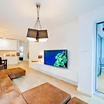 Porty B103 Nadmorskie Tarasy Pool Sauna Parking Kolobrzeg
